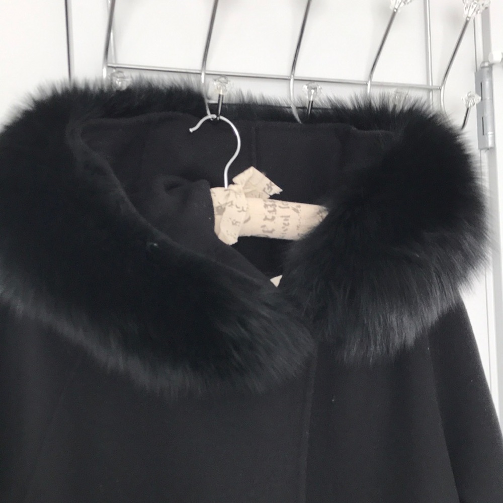 LUXURIOUS, AND ELEGANT COAT ~ Fine wool and fox fur collar.